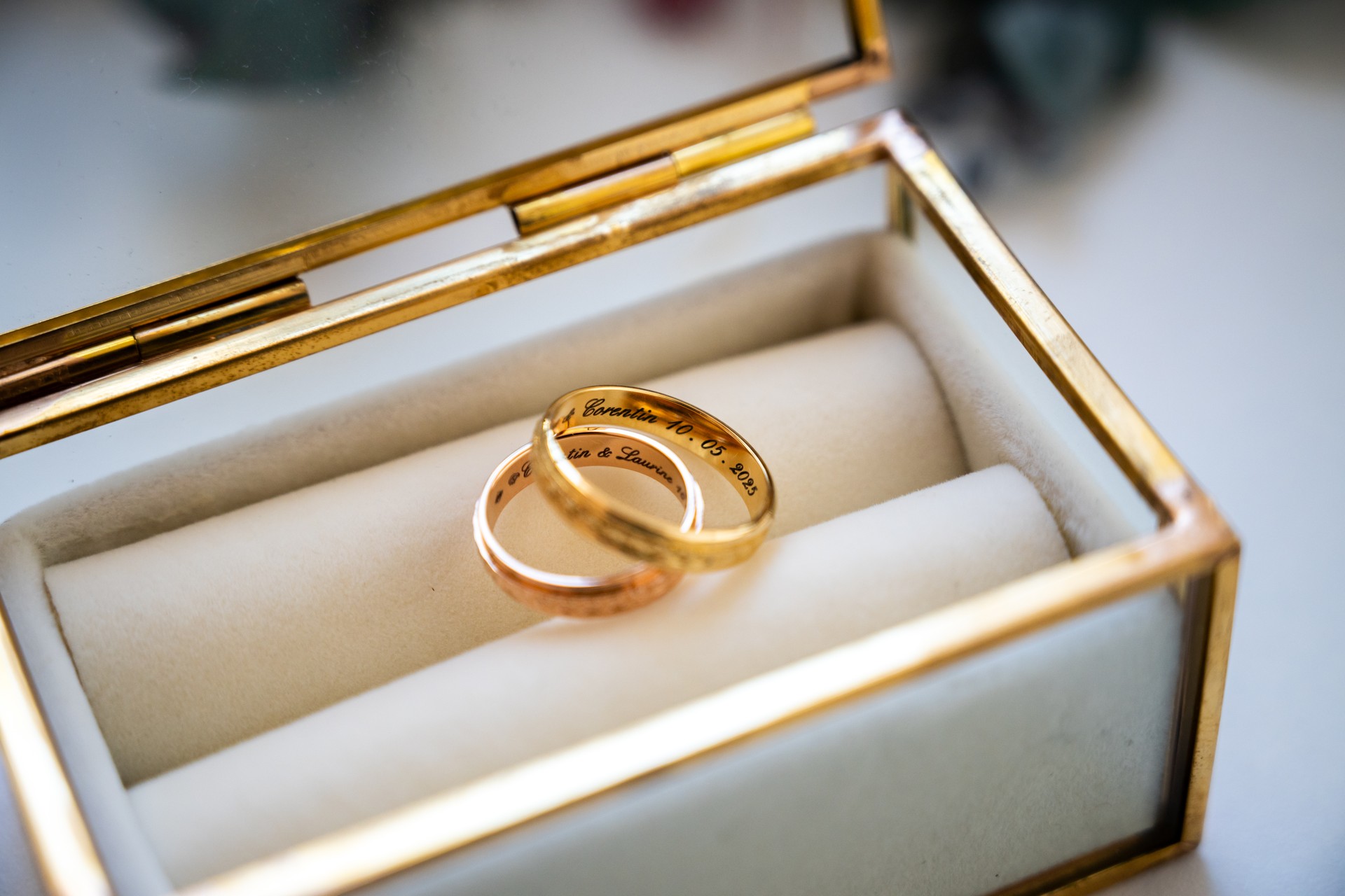 Alliances de mariage photographiées par Studio ROSALF